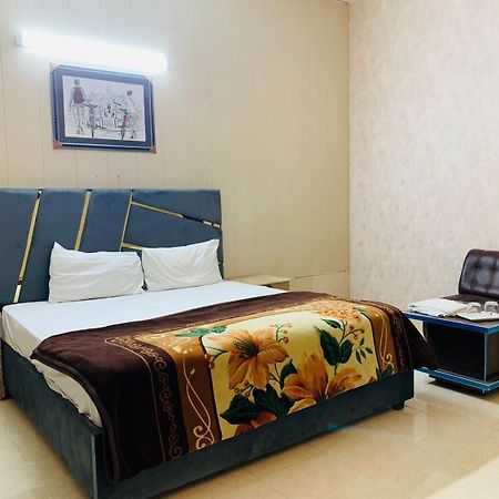Royal Fort Executive Hotel Gulberg Lahore Exteriör bild