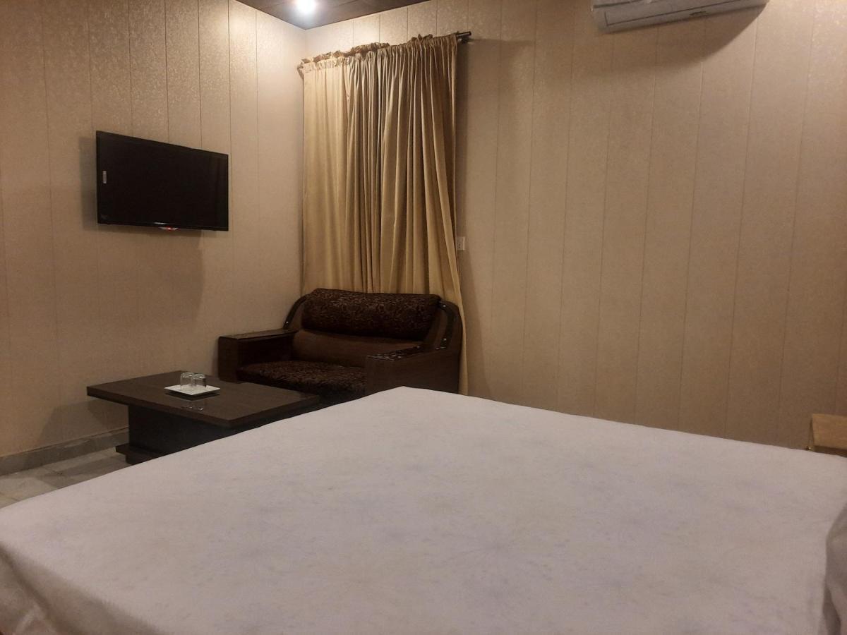Royal Fort Executive Hotel Gulberg Lahore Exteriör bild