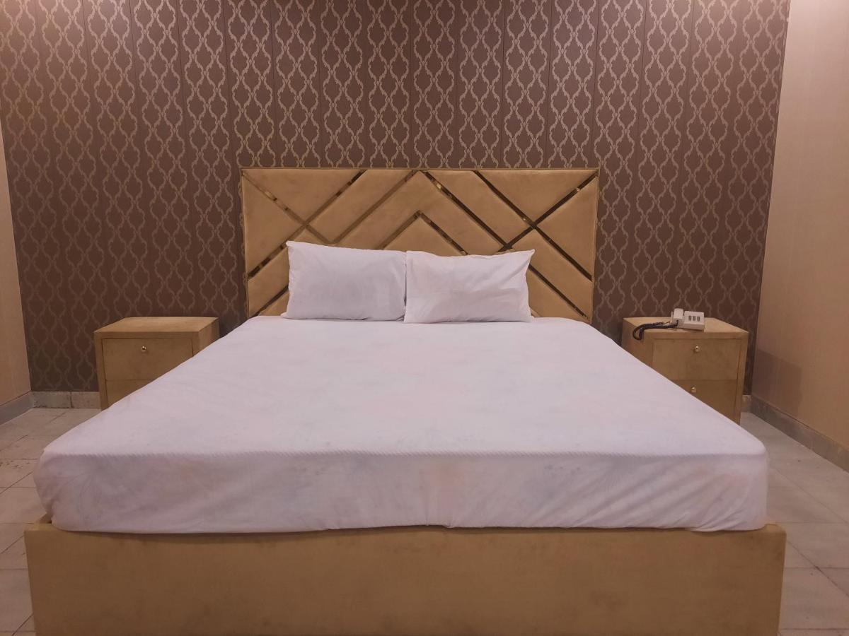 Royal Fort Executive Hotel Gulberg Lahore Exteriör bild