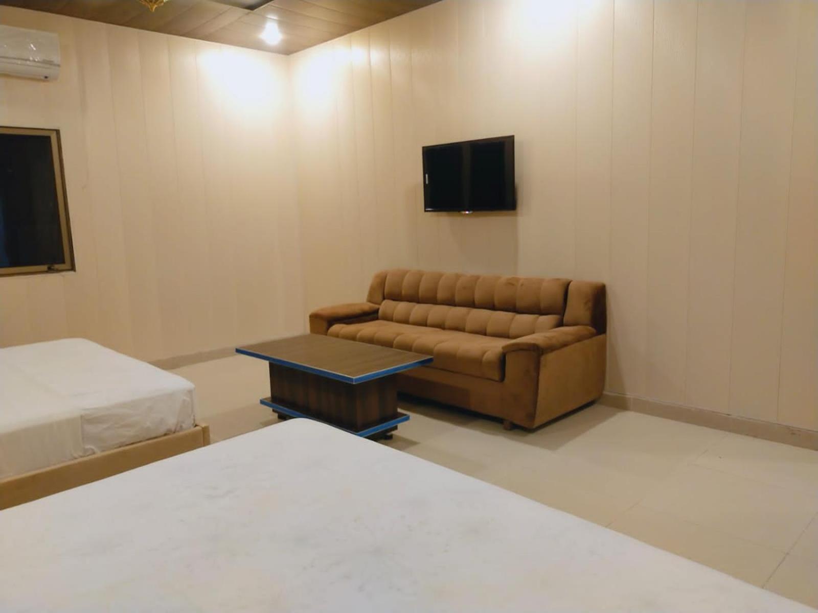 Royal Fort Executive Hotel Gulberg Lahore Rum bild
