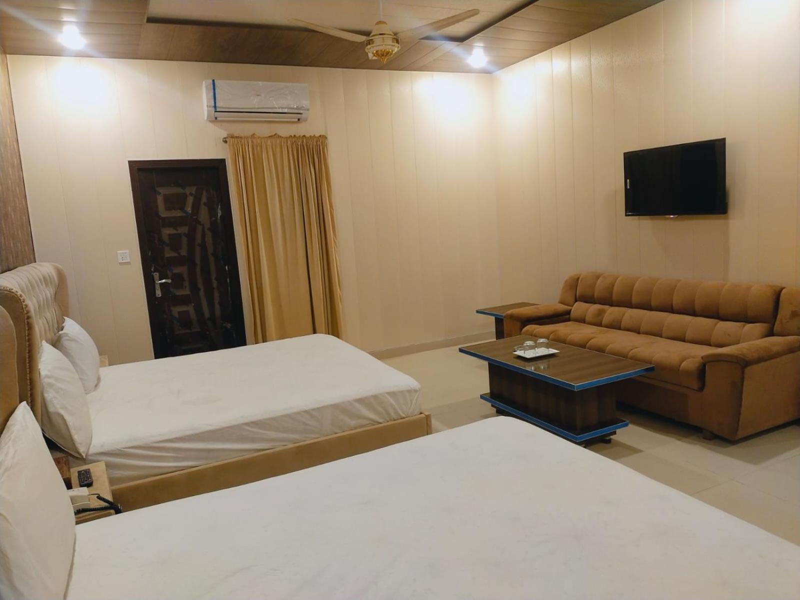Royal Fort Executive Hotel Gulberg Lahore Rum bild